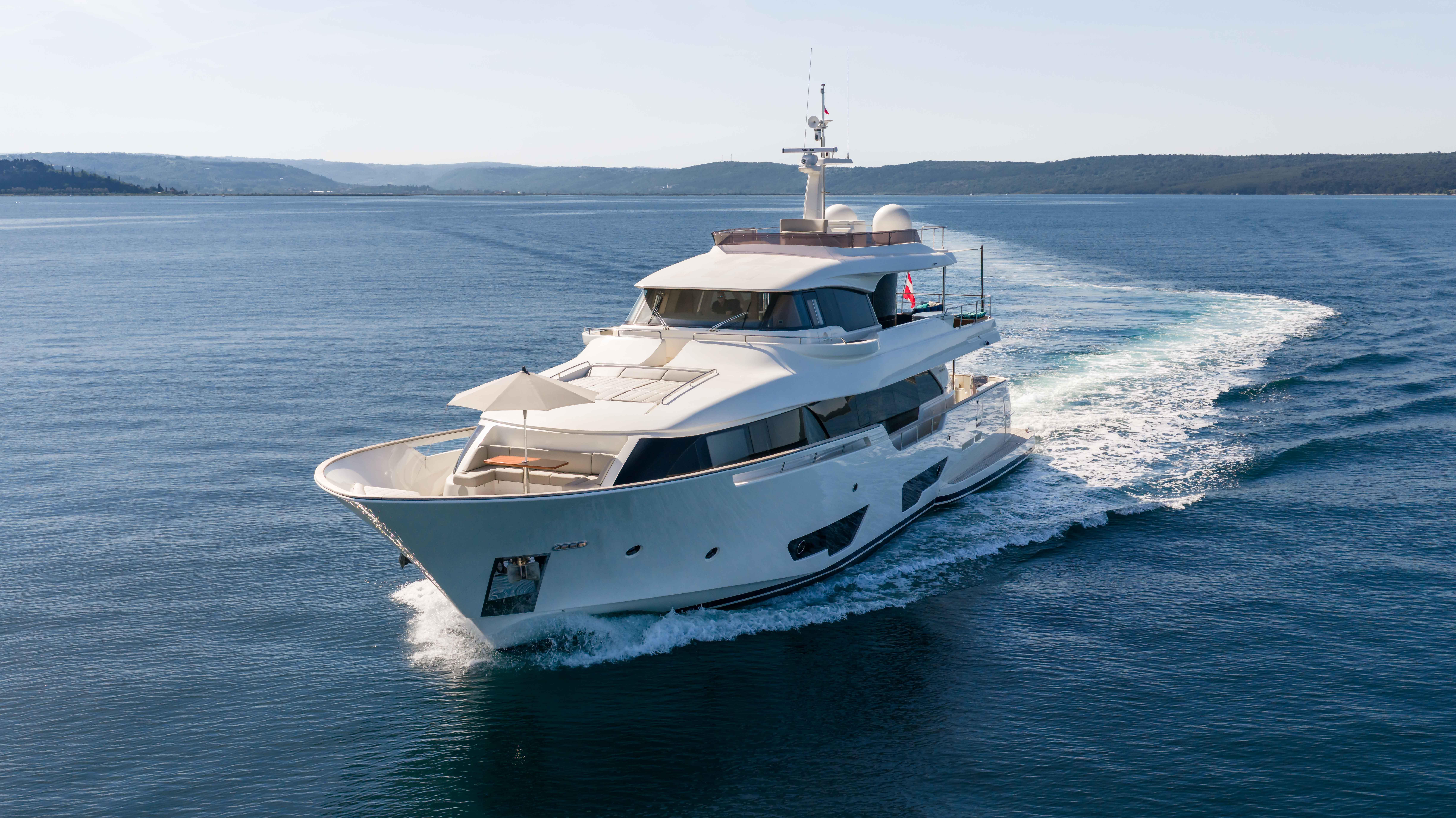 2017 CUSTOM LINE NAVETTA 28 